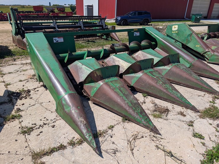 john-deere-444-image-5