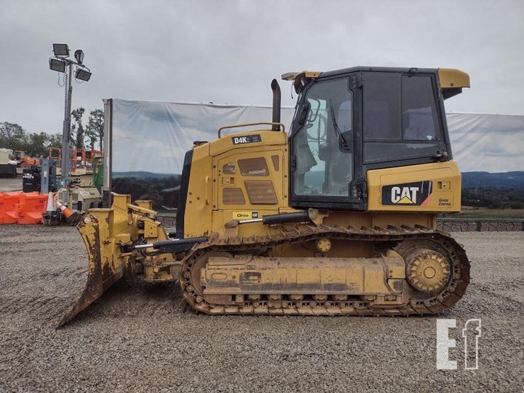 2015-caterpillar-d4k2-xl-image-1