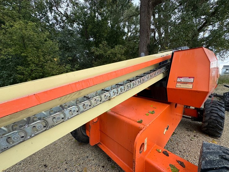 2011-jlg-600s-image-19