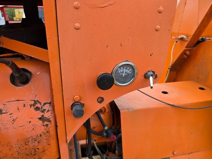 #2043-•-finn-bms-23-towable-straw-blower-image-18