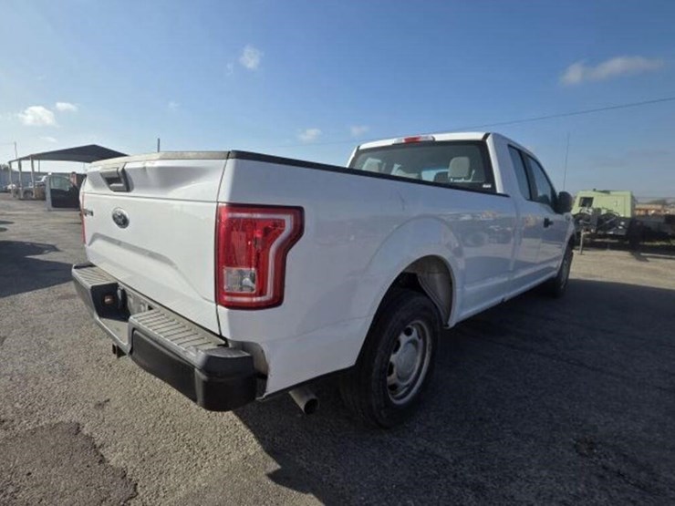 2017-ford-f150-image-3