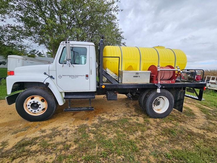 #2079-•-1988-international-water-truck-image-2
