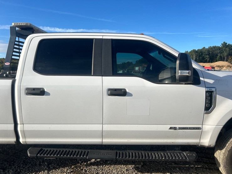2020-ford-f350-image-16
