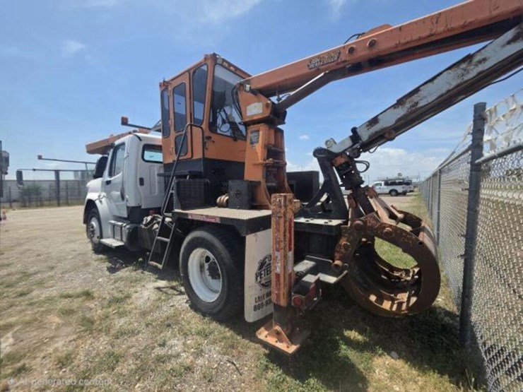 2018-freightliner-m2-106-image-5