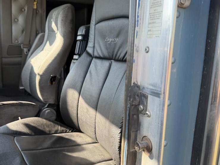 2006-kenworth-w900-image-16