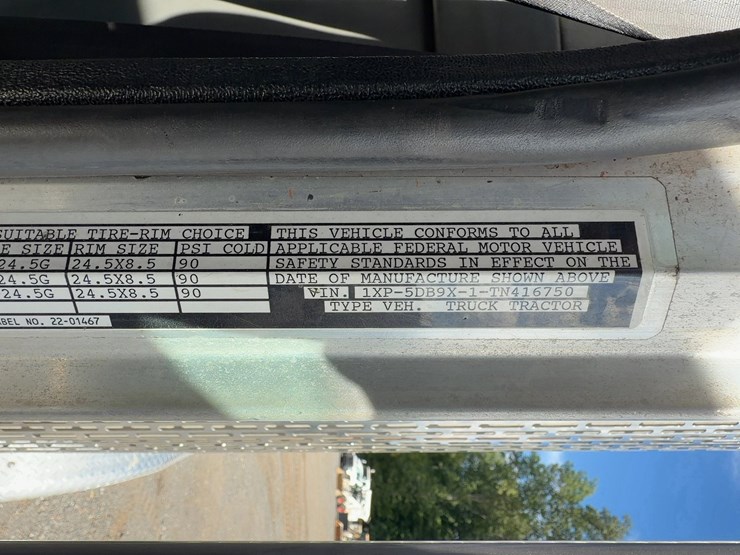 1996-peterbilt-379-image-35