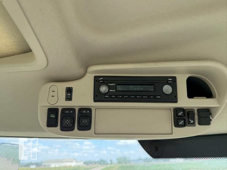 2021-john-deere-6155r-image-63
