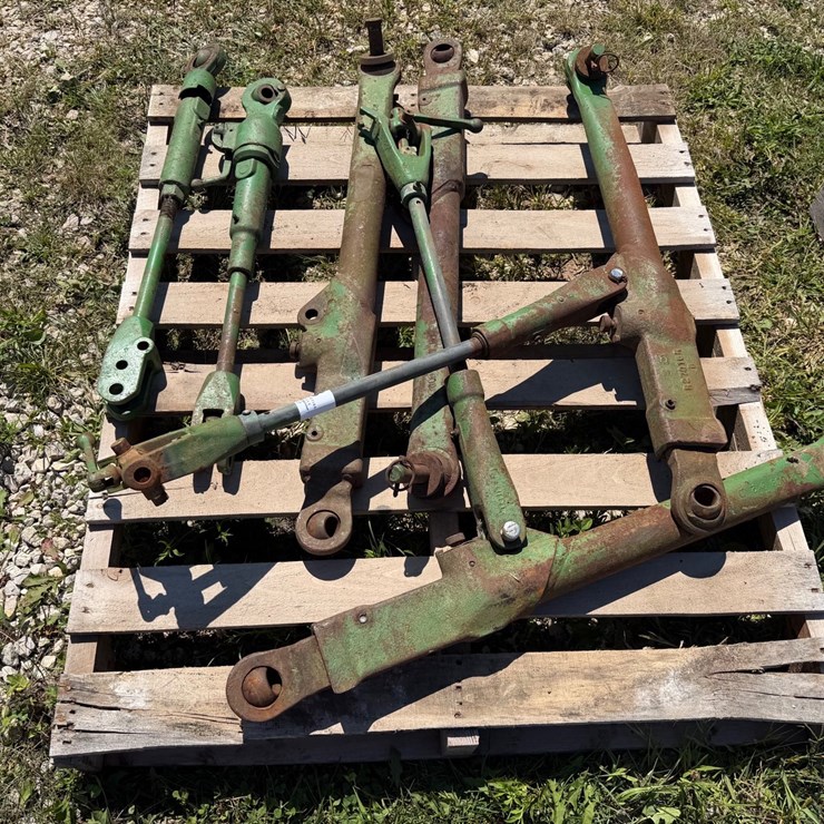 #2507 • John Deere Three Point Arms