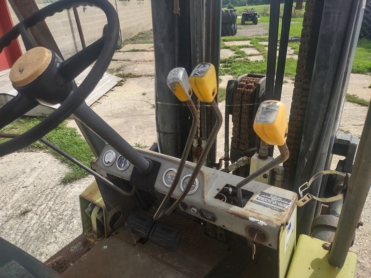#2479-•-clark-forklift-image-4