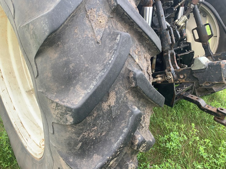 new-holland-ts125a-image-12
