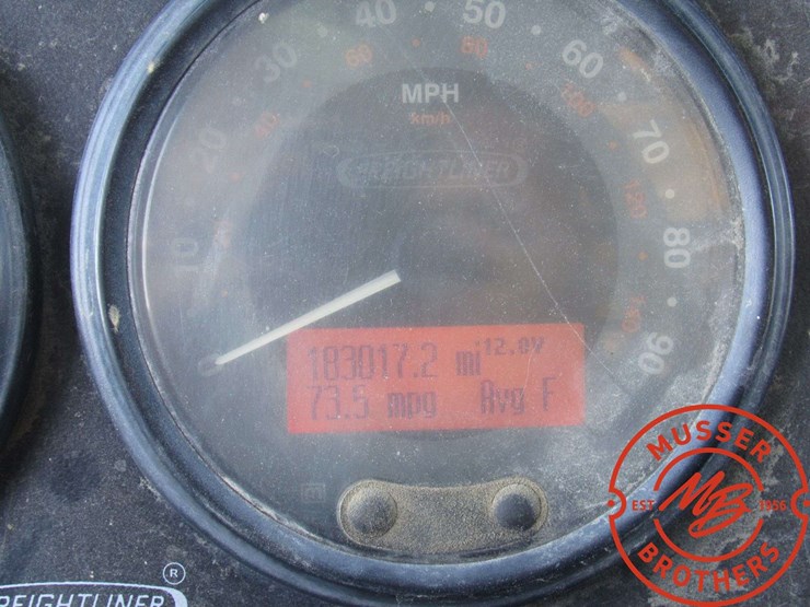 2005-freightliner-mt45-image-13