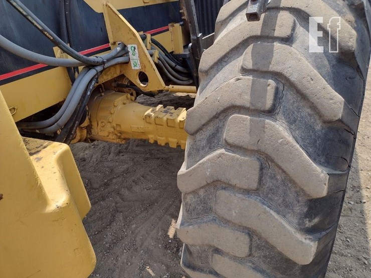 1999-caterpillar-th83-image-25