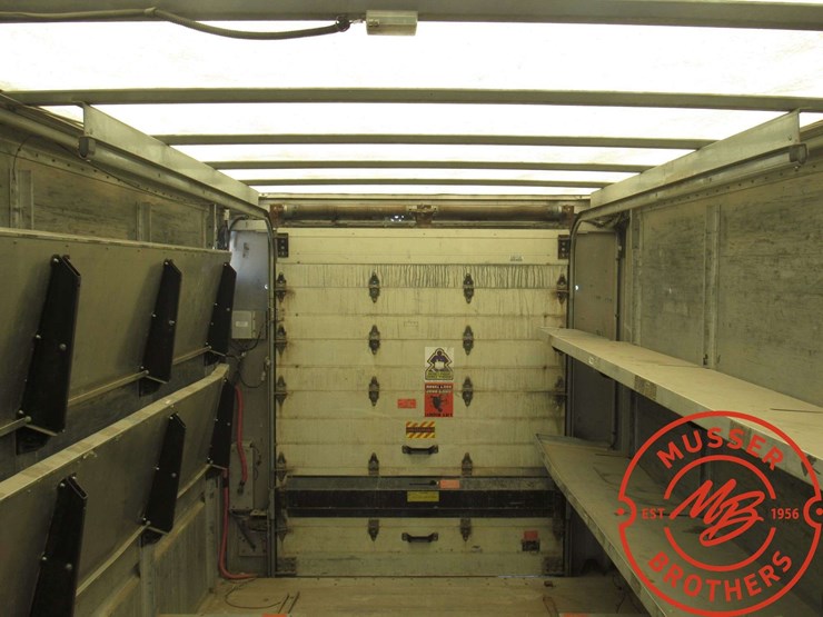 2005-freightliner-mt45-image-11