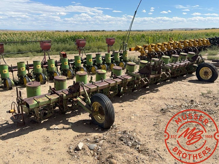 john-deere-12-image-3