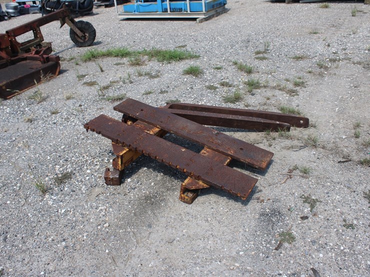 #1071-•-fork-w/-plate-image-1