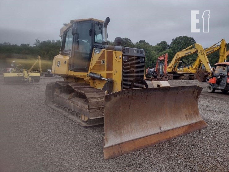 2015-deere-700k-xlt-image-36