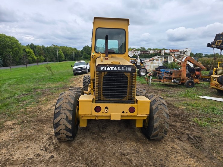 #2053-•-fiat-65-b-motor-grader-image-4