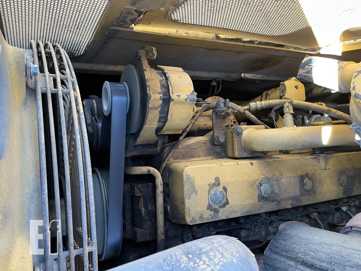 2005-deere-700h-lgp-image-18