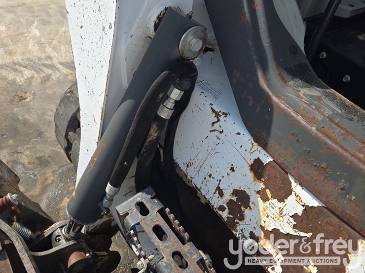 2017-bobcat-t590-image-23