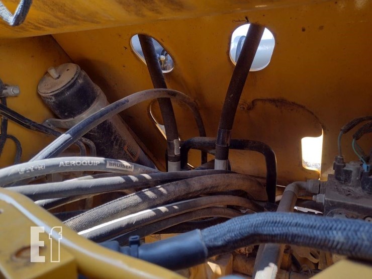 2017-deere-524kii-image-39