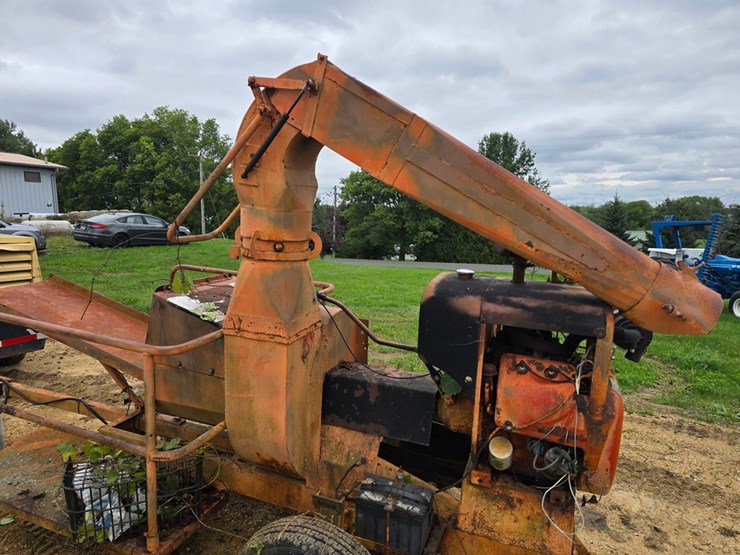 #2059-•-finn-bws-27-towable-straw-blower-image-22