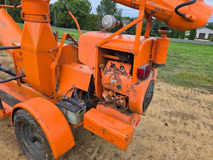 #2043-•-finn-bms-23-towable-straw-blower-image-20