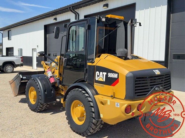 2016-caterpillar-906m-image-5
