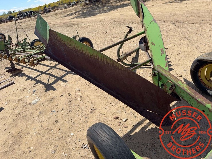 john-deere-12-image-10