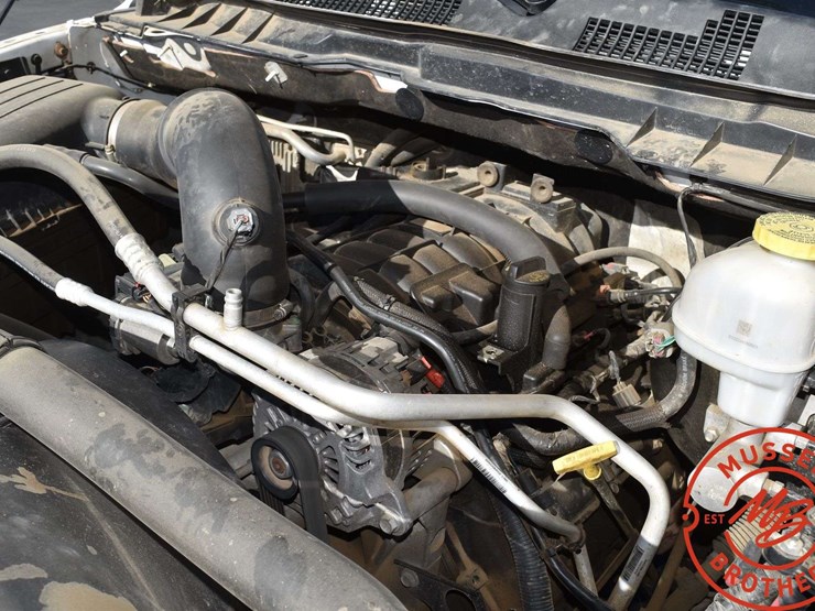 2020-ram-1500-slt-image-17
