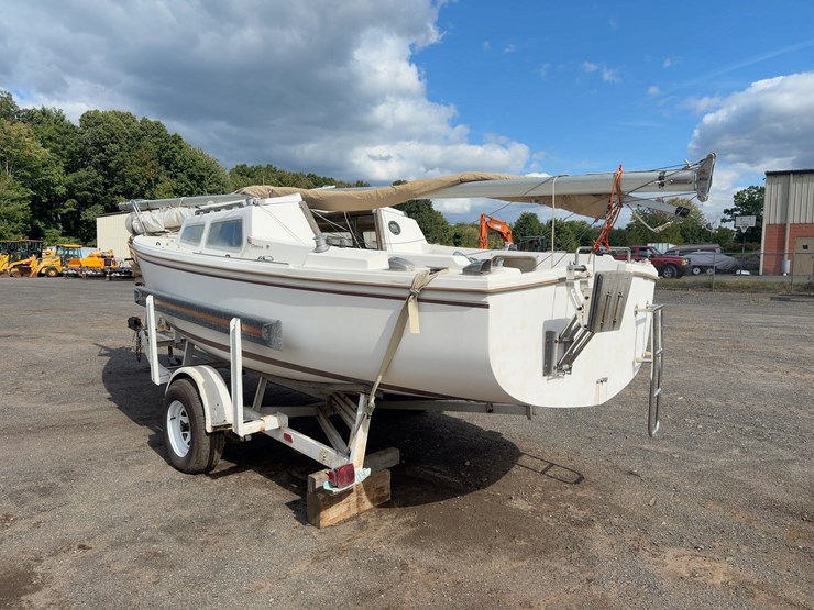 catalina-22’-sail-boat-image-3