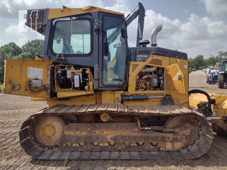 2015-deere-650k-lgp-image-26