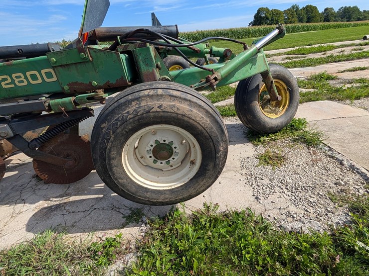 john-deere-2810-image-14