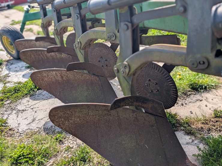 john-deere-2810-image-9