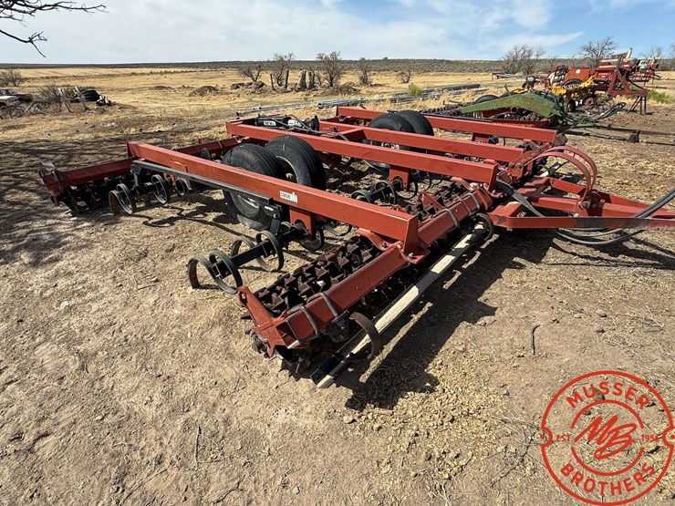 case-ih-415-image-1