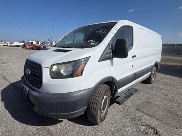 2017-ford-transit-image-1