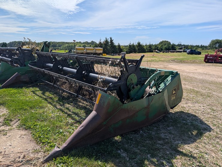 #2473-•-john-deere-13'-grain-head-image-1