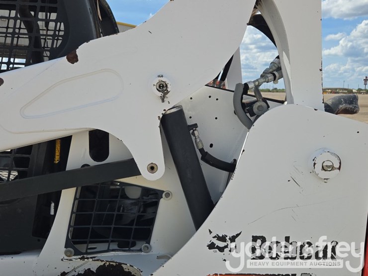 2016-bobcat-t590-image-25