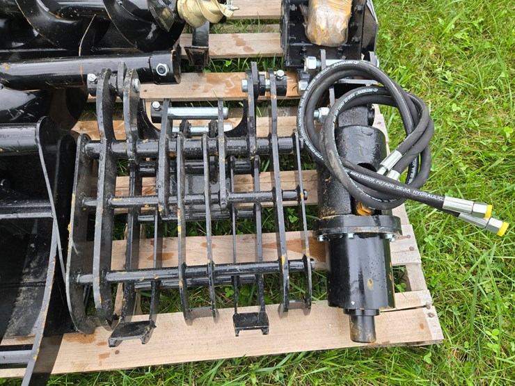 #2249-•-(edmore)mini-excavator-attachment-set-image-3