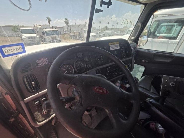 2019-peterbilt-367-image-7