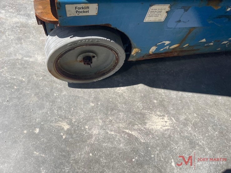 2018-genie-gr-20-electric-man-lift-image-9
