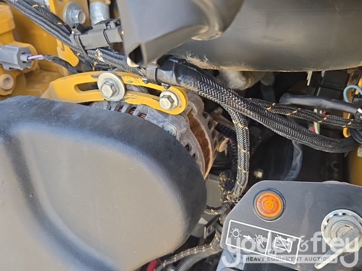 2018-caterpillar-299d2-image-47