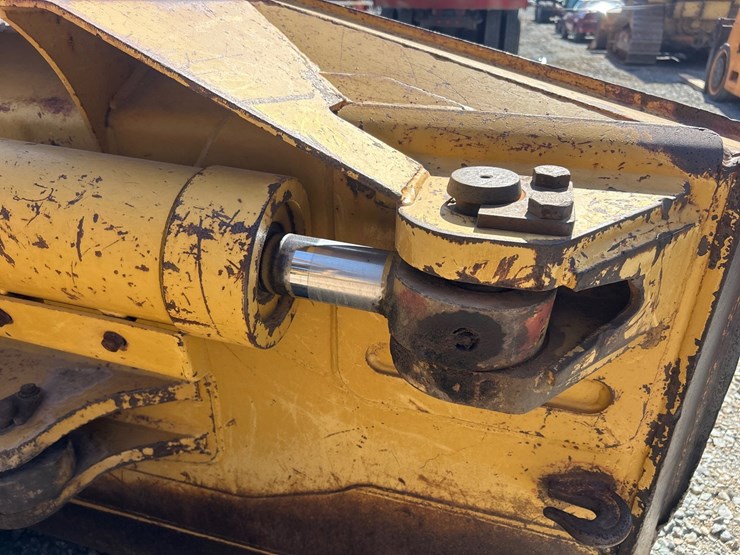 caterpillar-d6m-image-15
