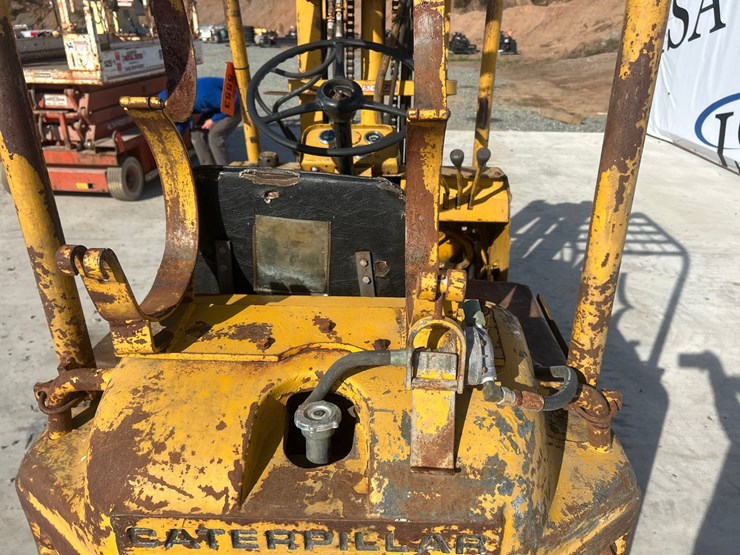 caterpillar-422s-image-29