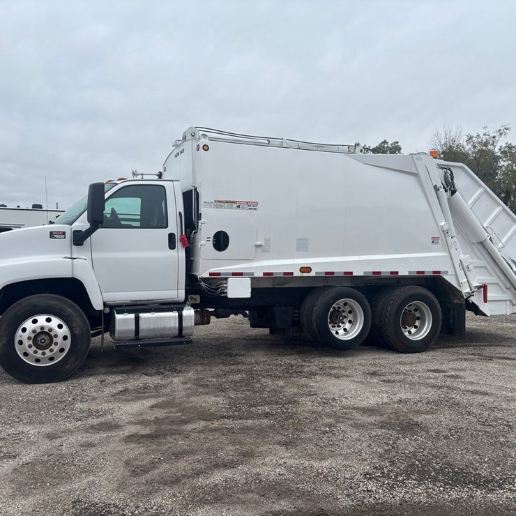 2009 GMC 7500