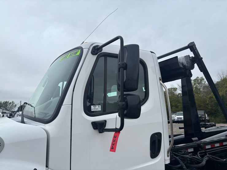 #2334-•-2021-freightliner-ftl280-roll-off-truck-image-9