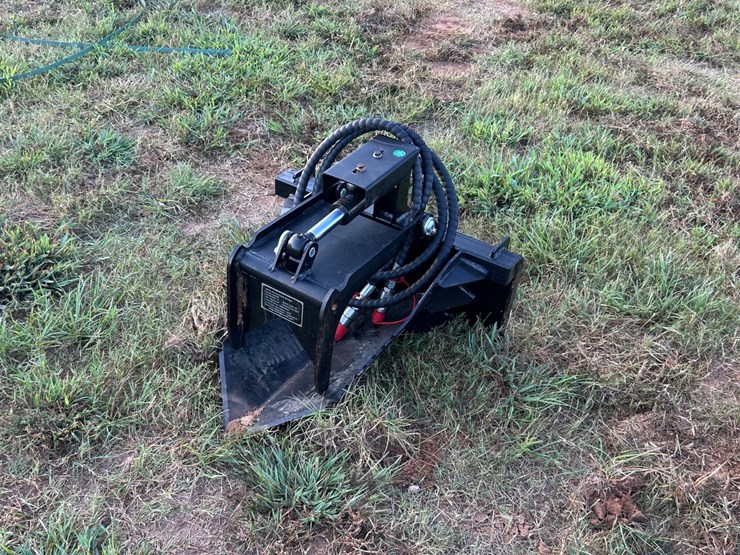 #104-•-mini-skid-steer-stump-grab-bucket-image-1