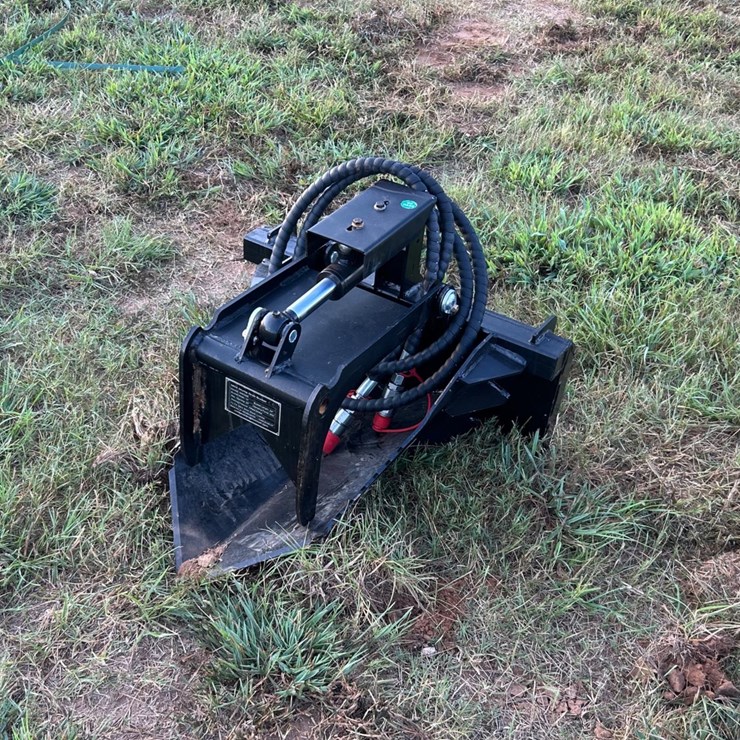 #104 • Mini Skid Steer Stump Grab Bucket