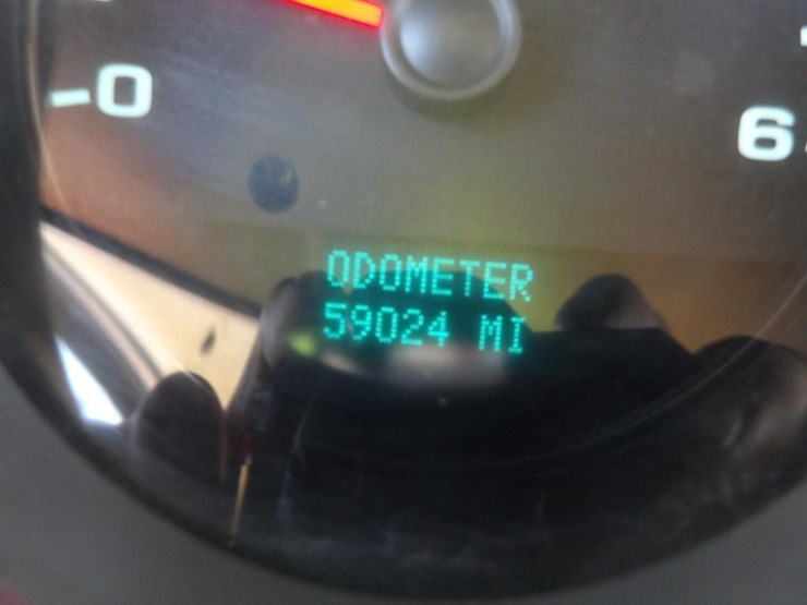 2013-chevrolet-silverado-2500-image-12