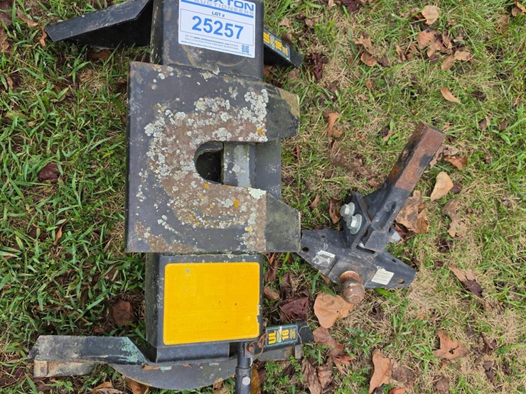 #25257-•-hijacker-5th-wheel-hitch-&-solid-hitch-image-1