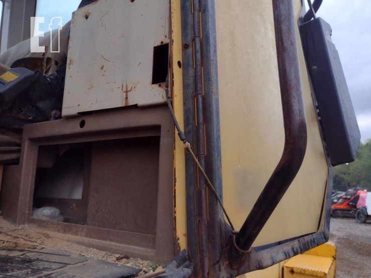 1998-deere-tc44h-image-17